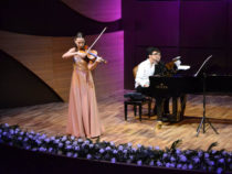 Российская скрипачка Элина Друх дала концерт в Баку