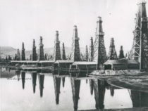 В России вышла книга о роли бакинской нефти в Великой Победе